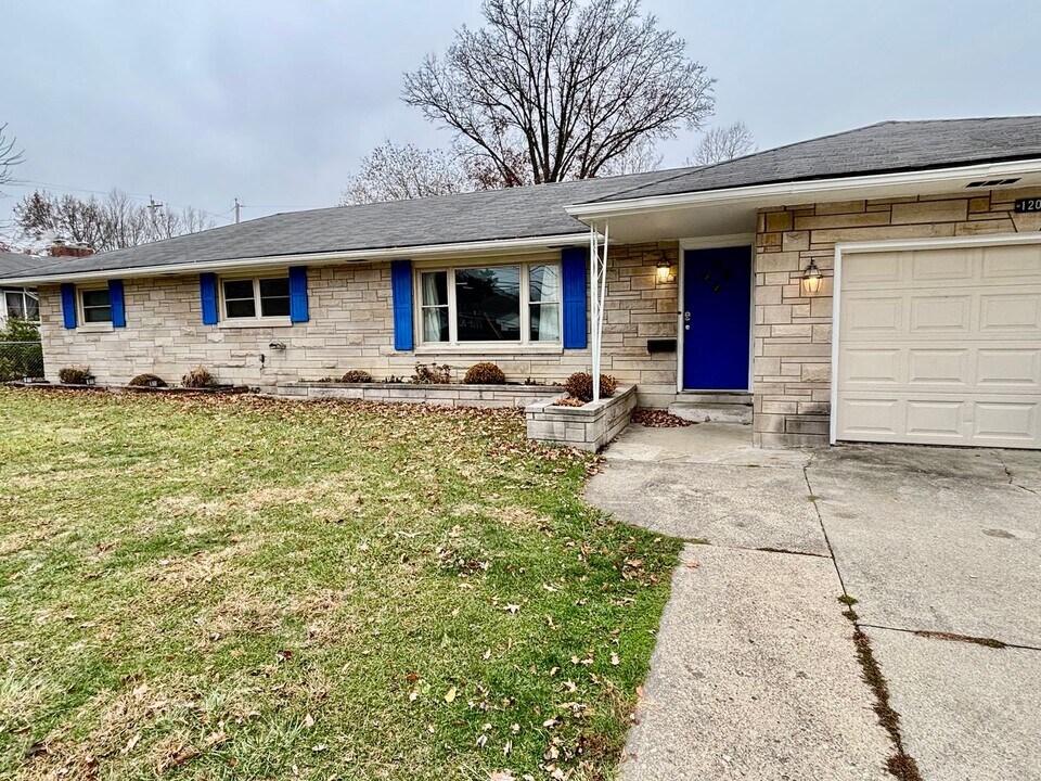 1205 N Tillotson Ave in Muncie, IN - Building Photo