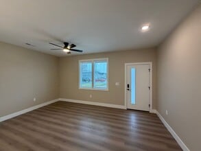 2121 Carr Rd in Pasco, WA - Building Photo - Building Photo