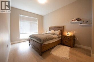 262 Salter St in New Westminster, BC - Building Photo - Building Photo