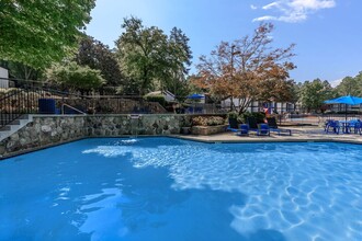 Arbors at East Cobb in Marietta, GA - Foto de edificio - Building Photo