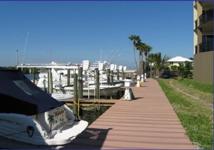 Harbor Club Condominiums in Cocoa Beach, FL - Building Photo - Building Photo