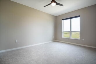 6450 37th Ave NW, Unit 302 in Rochester, MN - Building Photo - Building Photo