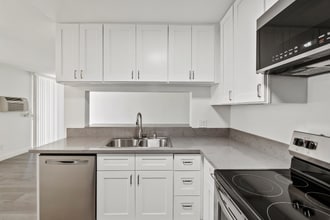 712 S Fernwood St in West Covina, CA - Building Photo - Building Photo