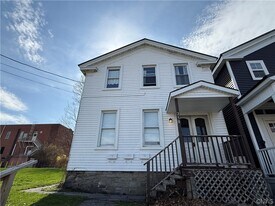 250 W 2nd St in Oswego, NY - Building Photo