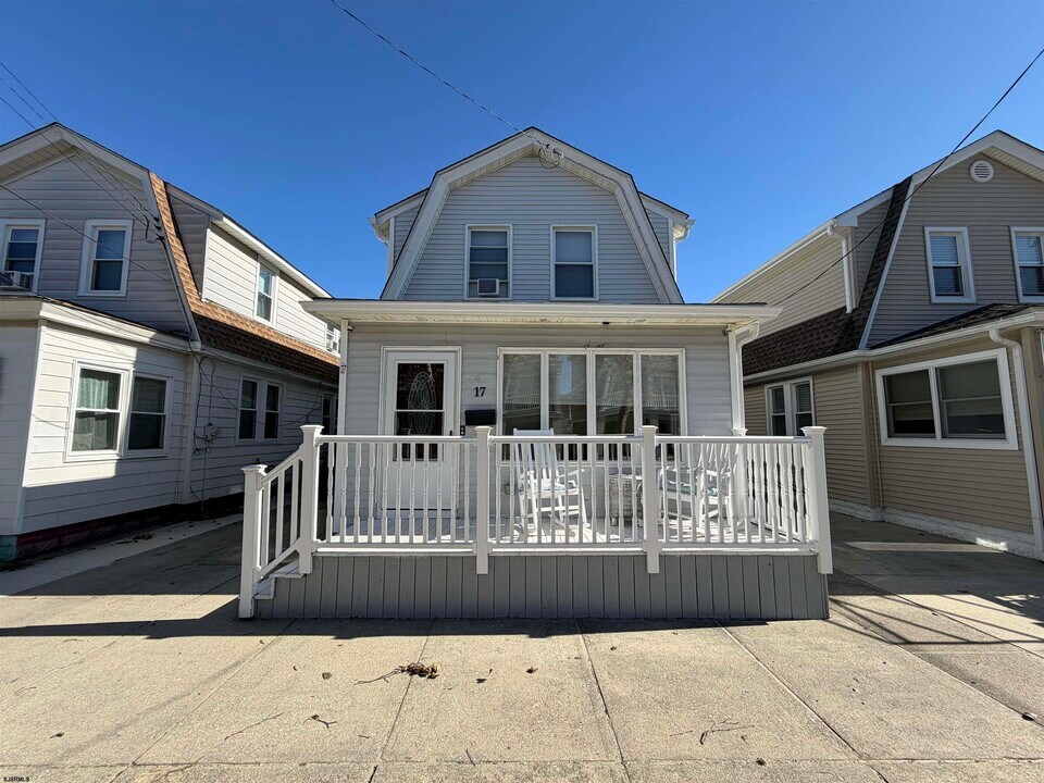 17 N Buffalo Ave in Ventnor City, NJ - Building Photo