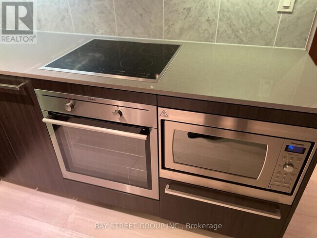 70 Queens Wharf Rd in Toronto, ON - Building Photo - Building Photo