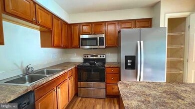 7063 Oak Grove Way in Elkridge, MD - Building Photo - Building Photo