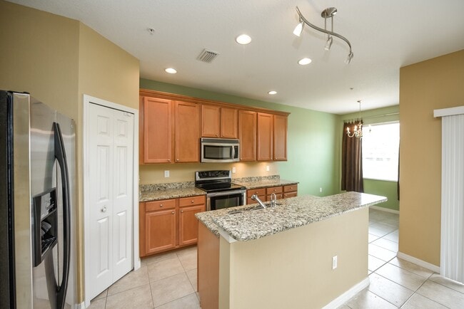 3716 Parkridge Cir in Sarasota, FL - Building Photo - Building Photo
