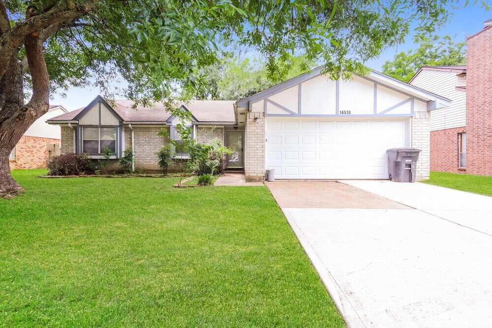 16530 Quail Park Dr in Missouri City, TX - Building Photo