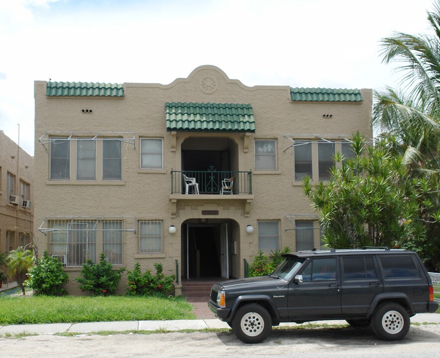 2136 SW 5th St in Miami, FL - Building Photo