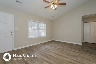 11 Larch Ct in Durham, NC - Building Photo - Building Photo