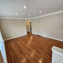 28218 Diesing Dr in Madison Heights, MI - Foto de edificio - Building Photo