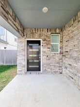 94 Valiant Ridge Trail in Magnolia, TX - Building Photo - Building Photo