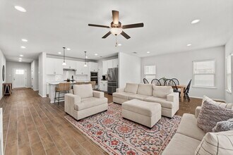 205 Desperado St in Niederwald, TX - Building Photo - Building Photo