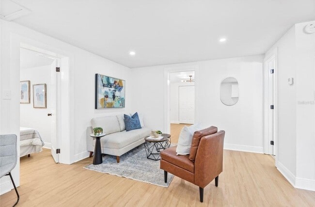 property at 1517 E Giddens Ave