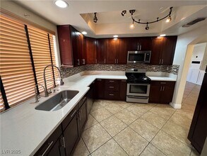 5213 Blue Dane Ct in Las Vegas, NV - Building Photo - Building Photo