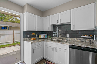Villas at Deer Park Apartments in Lutz, FL - Foto de edificio - Building Photo