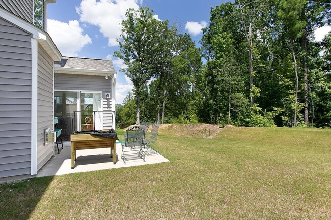 property at 24 Tradewind Ct