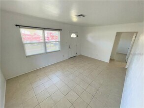 2334 38th Ave N in St. Petersburg, FL - Building Photo - Building Photo