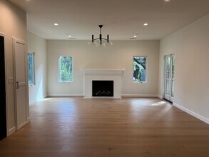 2525 Idaho Ave in Santa Monica, CA - Building Photo - Building Photo