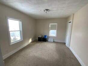 25 Charles St, Unit Charles St in Wakefield, MA - Building Photo - Building Photo