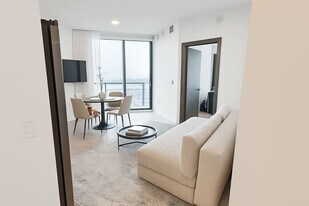 398 NE 5th St in Miami, FL - Building Photo