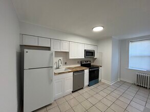 82 Forest St in Stamford, CT - Building Photo - Building Photo