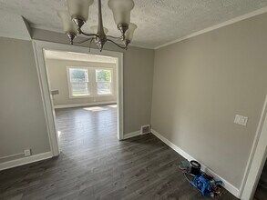 1335 West Blvd, Unit 2 in Cleveland, OH - Foto de edificio - Building Photo