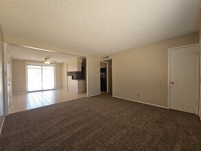 645 W Ingram St in Mesa, AZ - Building Photo - Building Photo