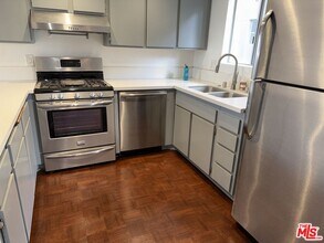 1083 1/2 W Kensington Rd in Los Angeles, CA - Building Photo - Building Photo