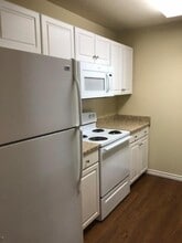 8641 Mansion Creek Cir in Tyler, TX - Building Photo - Building Photo