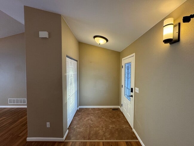 6360 Bishop Dr in Wasilla, AK - Building Photo - Building Photo