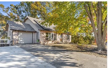 42 Eriboll Ln in Bella Vista, AR - Building Photo - Building Photo