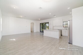 15633 Lakeland Cir in Port Charlotte, FL - Building Photo - Building Photo