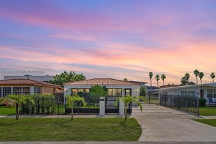 6418 SW 39th Terrace in Miami, FL - Building Photo