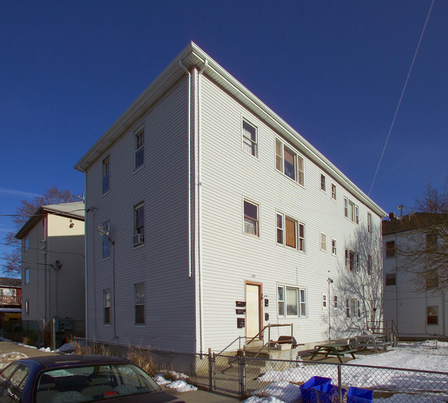 149-157 Lawrence St in Fall River, MA - Foto de edificio - Building Photo