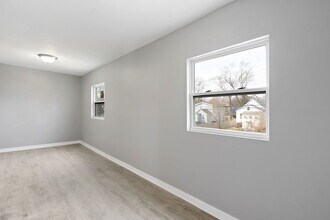 8048 S Avalon Ave in Chicago, IL - Building Photo - Building Photo