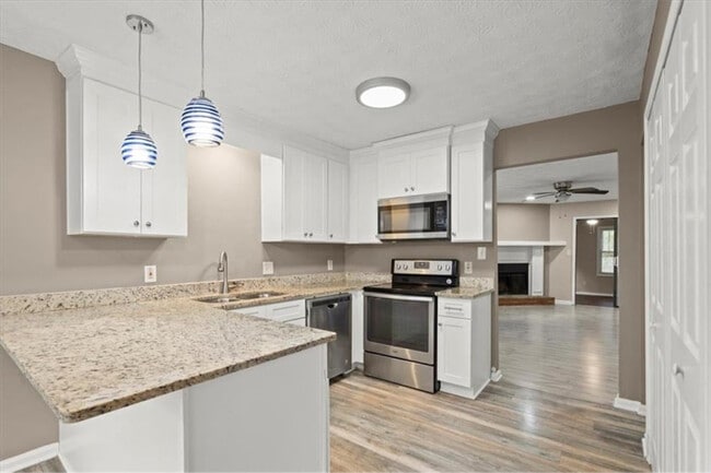 property at 326 Farm Pl Ct NE