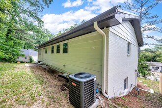 917 S Forrest Dr in Birmingham, AL - Building Photo - Building Photo