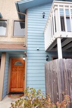 4928 Narragansett Ave in San Diego, CA - Foto de edificio - Building Photo