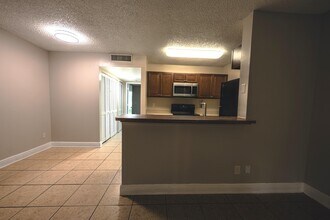 1809 Meadows Cir W in Boynton Beach, FL - Building Photo - Building Photo