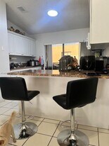 2815 W 76th St in Hialeah, FL - Building Photo