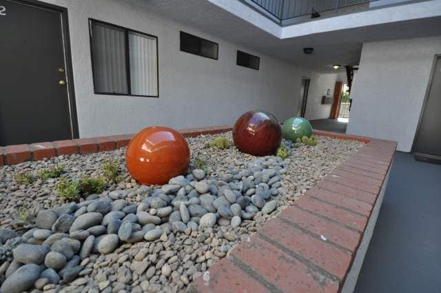 12249 Oxnard St, Unit 105 in Los Angeles, CA - Building Photo - Building Photo