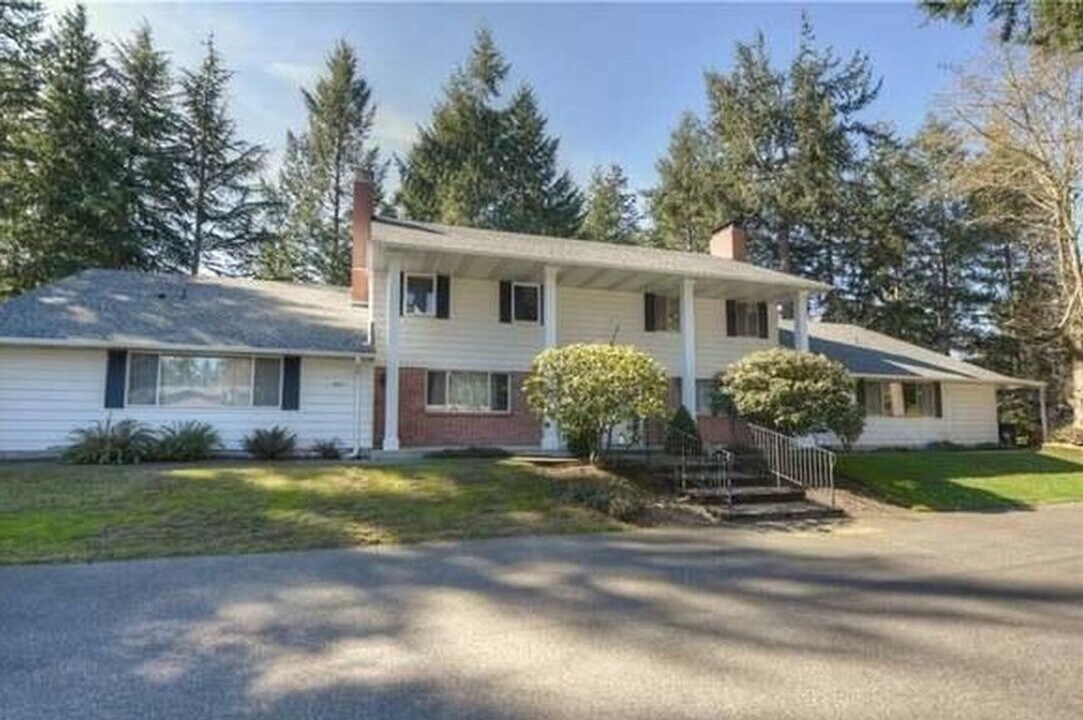 4426 97th Ave W in University Place, WA - Building Photo