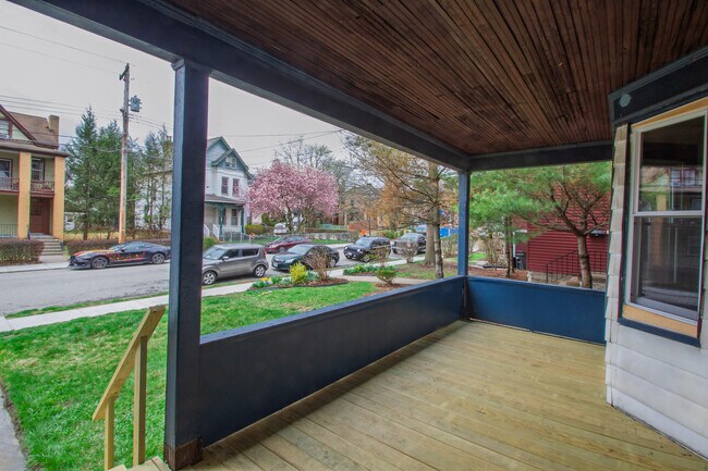 319 Franklin Ave, Unit 1