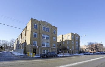 Wooded Isle Apartments in Chicago, IL - Building Photo - Building Photo