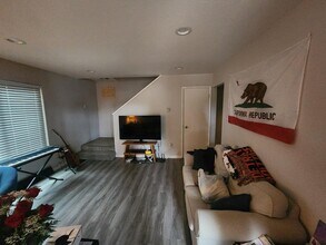 20077 Redwood Rd in Castro Valley, CA - Building Photo - Building Photo