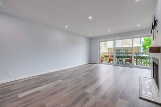 230 S Catalina Ave in Redondo Beach, CA - Building Photo - Building Photo