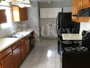 117 Whispering Pine Ln NE in White, GA - Building Photo - Building Photo
