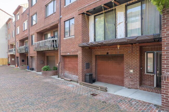 Logan Court Condos in Philadelphia, PA - Building Photo - Building Photo